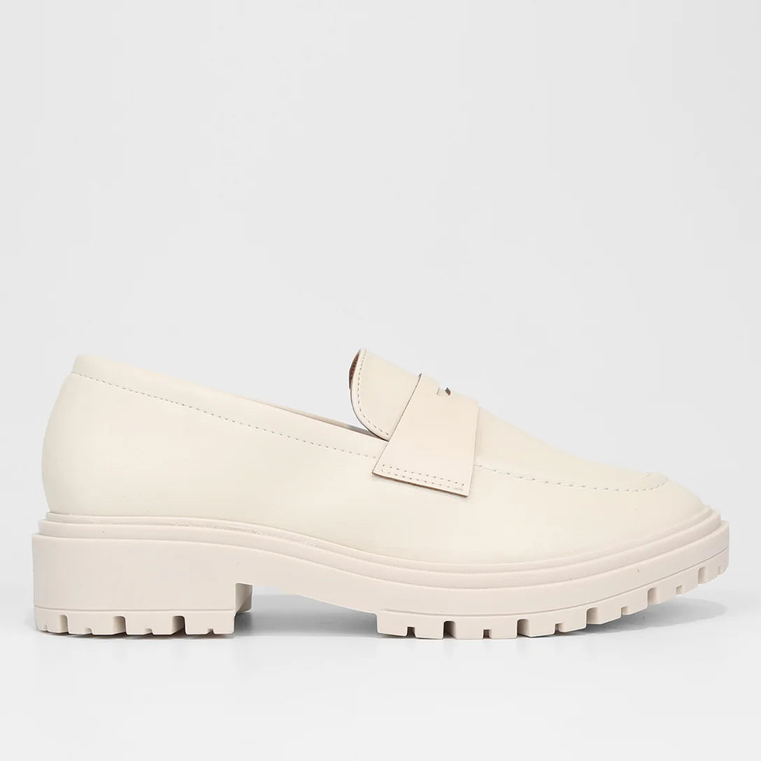 Loafer Vizzano Salto Baixo Tratorado Feminino – Off White