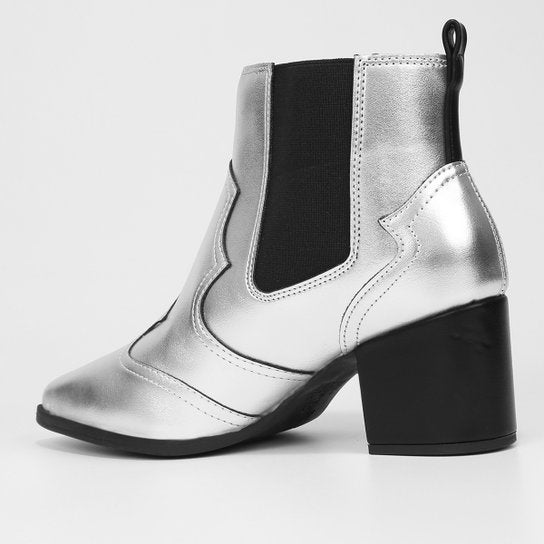 Bota Chelsea Vizzano Metalizada Bico Fino Feminina – Prata - Imagem 4