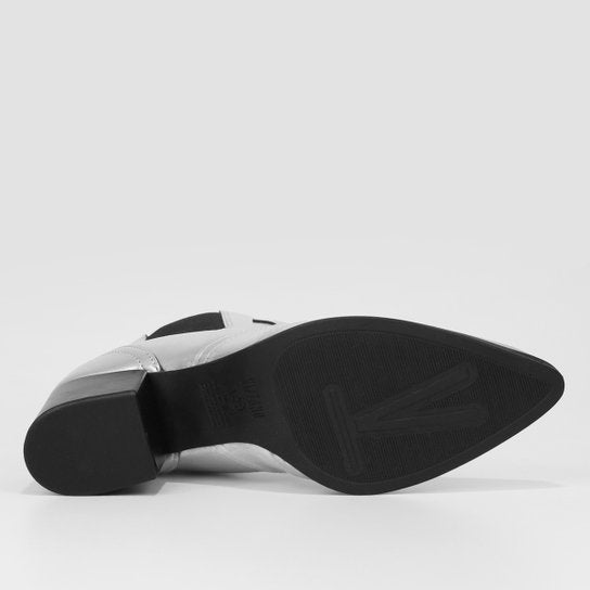 Bota Chelsea Vizzano Metalizada Bico Fino Feminina – Prata - Imagem 3