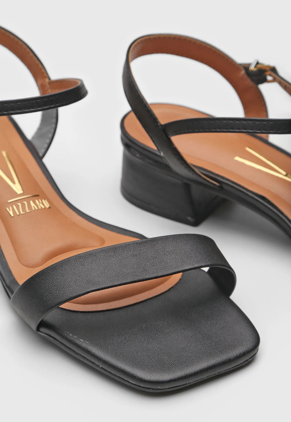 Sandália Vizzano Salto Grosso Preta - Imagem 4